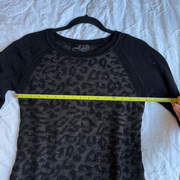 Romeo and Juliet Couture Cheetah Knit Long Sleeve Dress - Picture 4 of 6